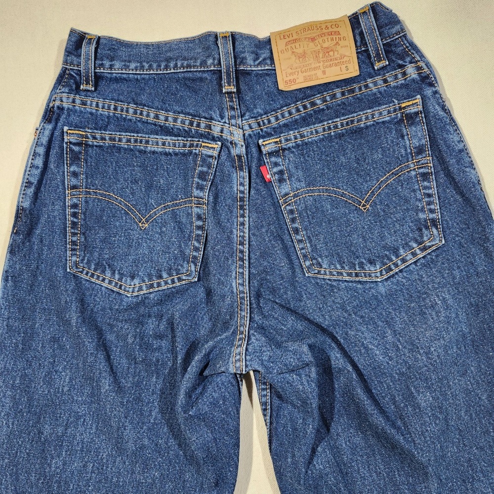 Vintage Levis 550 Relaxed Fit Tapered Leg Jeans Womens 8 Miss  Med Wash USA Made